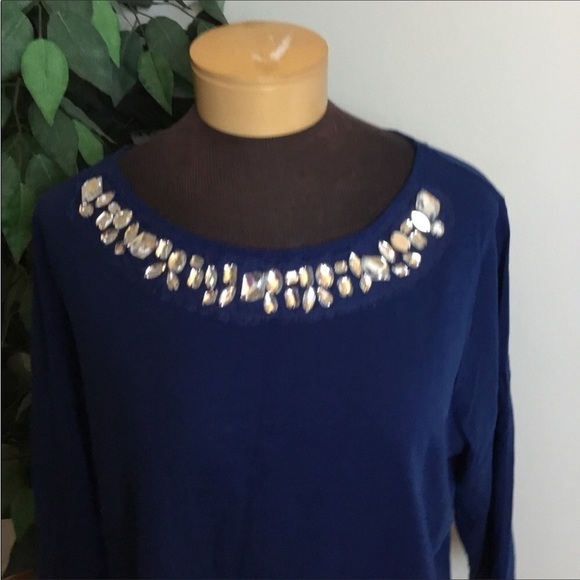 St John’s Bay pull over top Woman’s 1X blue with bead detail on neckline - Picture 9 of 9